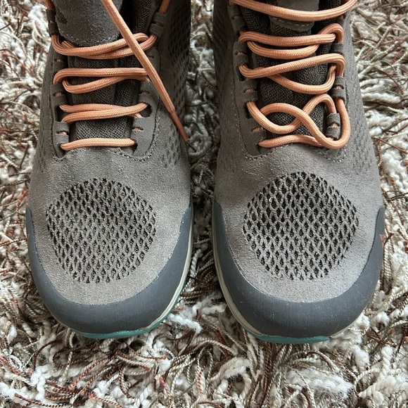 Vasque Hiking Boots Size 10 Tan - Picture 2 of 9